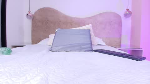 FRANYELY online show from 11.07.25