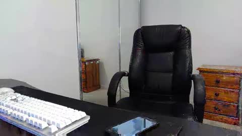 Snapshot of fraser_guilen chatting on 02.24.25 Fraser online show from 02.24.25