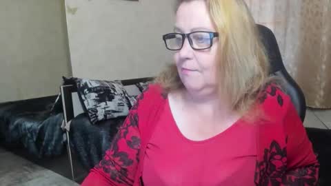 Snapshot of fraumartha chatting on 10.09.25 FrauMartha online show from 10.09.25