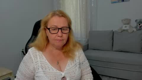 Snapshot of fraumartha chatting on 07.17.26 FrauMartha online show from 07.17.26