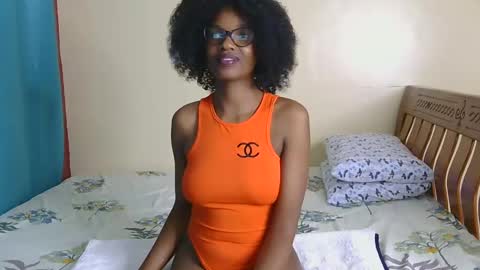 Snapshot of freakky_nessa chatting on 12.08.24 Nessa-Independent model online show from 12.08.24