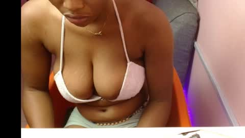 Snapshot of freaky_luna chatting on 10.12.25 luna online show from 10.12.25