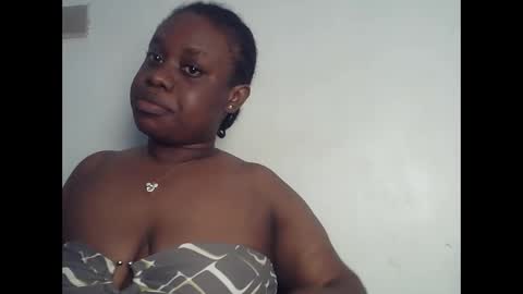 Snapshot of freaky_slut5 chatting on 10.22.25 freaky slut5 online show from 10.22.25