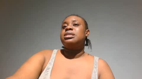 Snapshot of freaky_slut5 chatting on 10.28.25 freaky slut5 online show from 10.28.25