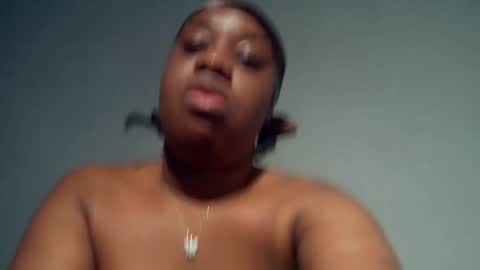 Snapshot of freaky_slut5 chatting on 12.17.25 freaky slut5 online show from 12.17.25