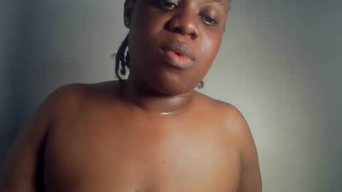 Snapshot of freaky_slut5 chatting on 01.11.26 freaky slut5 online show from 01.11.26