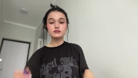 Mia online show from 06.05.26