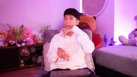 Juan  give it a thumbs up please its important online show from 09.11.25