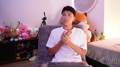 Juan  give it a thumbs up please its important online show from 09.17.25