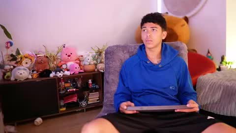 Juan  give it a thumbs up please its important online show from 09.20.25