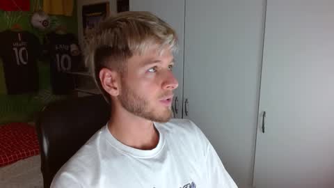 Snapshot of freddy_star chatting on 09.15.25 Frederick Perin online show from 09.15.25