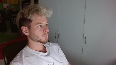Snapshot of freddy_star chatting on 09.25.25 Frederick Perin online show from 09.25.25