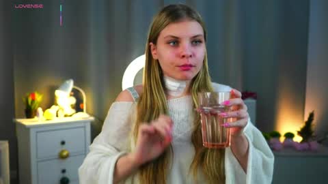 Snapshot of fredericahadley chatting on 04.13.26 Hey im Olivia im glat to see you in mu room3 online show from 04.13.26