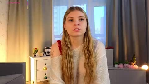 Snapshot of fredericahadley chatting on 04.16.26 Hey im Olivia im glat to see you in mu room3 online show from 04.16.26