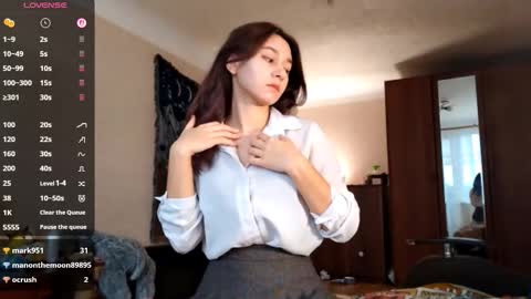 Mia online show from 11.17.25