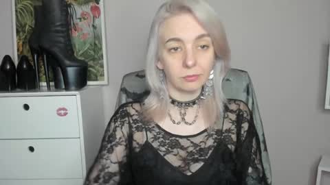 Snapshot of freeanne chatting on 06.12.26 Anne online show from 06.12.26