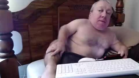 Cute Lil Man online show from 11.29.25