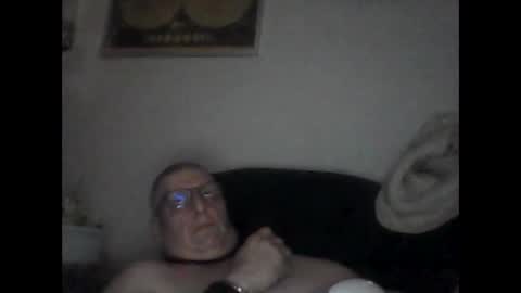 Snapshot of frefredo chatting on 12.03.25 fred online show from 12.03.25