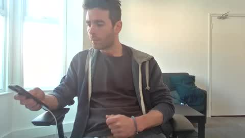 Snapshot of frenchbdmaninlondon chatting on 04.27.26 Horny Paul online show from 04.27.26