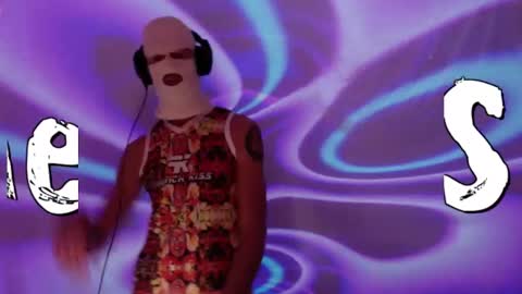 Snapshot of frenchkissdjfk chatting on 11.13.25 frenchkissdjfk online show from 11.13.25