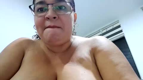 fresa_salvaje11 online show from 10.13.25