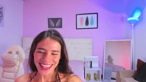 Snapshot of fresitalove01 chatting on 09.20.25 fresitalove01 online show from 09.20.25