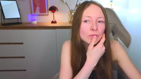 Snapshot of freya_nilsson chatting on 12.10.24 Freya online show from 12.10.24