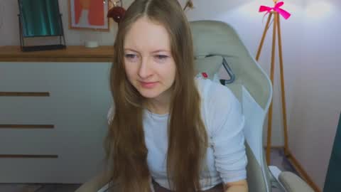 Snapshot of freya_nilsson chatting on 02.04.25 Freya online show from 02.04.25