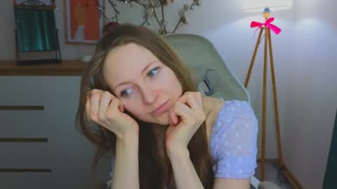 Snapshot of freya_nilsson chatting on 02.04.25 Freya online show from 02.04.25