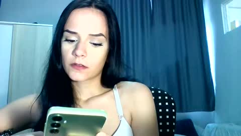 Freya online show from 12.08.24