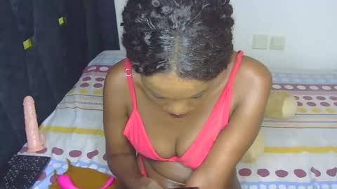 Snapshot of frianmak chatting on 02.12.25 Frian online show from 02.12.25