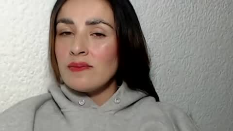 Snapshot of frida__x chatting on 06.11.26 Frida online show from 06.11.26