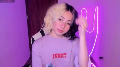 frida_lassi_ online show from 11.26.25