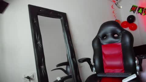Snapshot of frida_morgan72 chatting on 10.05.25 frida_morgan72 online show from 10.05.25
