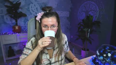 Frida Tander online show from 12.27.24