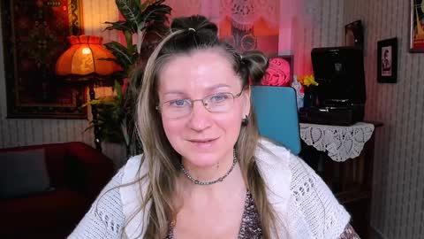 Frida Tander online show from 01.31.25