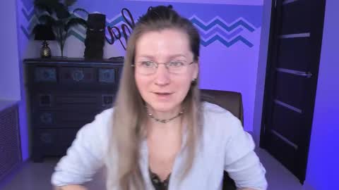 Frida Tander online show from 03.10.25