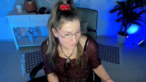 Frida Tander online show from 11.30.25