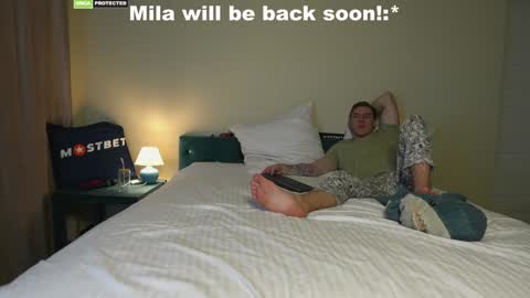 Snapshot of friendsurdreams chatting on 12.24.24 friendsurdreams online show from 12.24.24