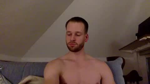 Snapshot of frozenyoga chatting on 11.05.25 frozenyoga online show from 11.05.25