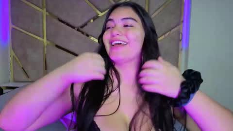 Snapshot of frreya_ chatting on 11.12.25 Frreya online show from 11.12.25