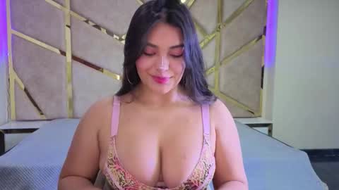 Snapshot of frreya_ chatting on 11.13.25 Frreya online show from 11.13.25