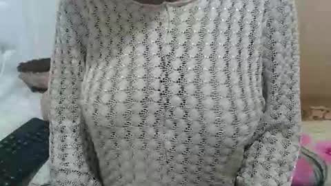 Snapshot of fruity28 chatting on 10.25.25 fruity28 online show from 10.25.25