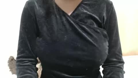 Snapshot of fruity28 chatting on 11.24.25 fruity28 online show from 11.24.25