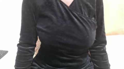 Snapshot of fruity28 chatting on 11.26.25 fruity28 online show from 11.26.25