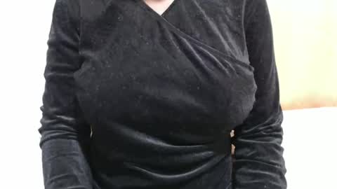 Snapshot of fruity28 chatting on 11.29.25 fruity28 online show from 11.29.25