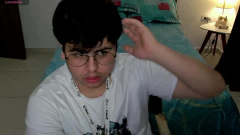 uwu online show from 04.05.26