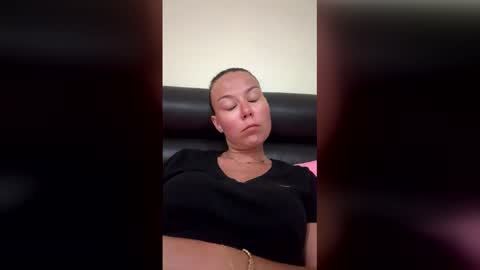 Snapshot of fuckhard4you chatting on 02.12.26 La online show from 02.12.26