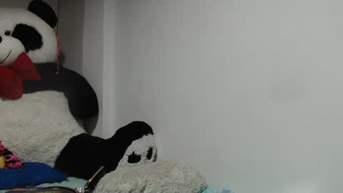 Mia and Gary  online show from 02.15.25