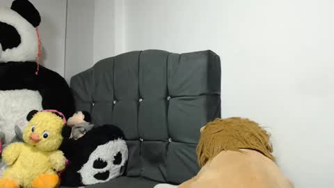 Mia and Gary  online show from 03.12.25